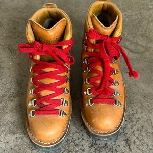 Danner Mountain Light Cascade Hiking Boots